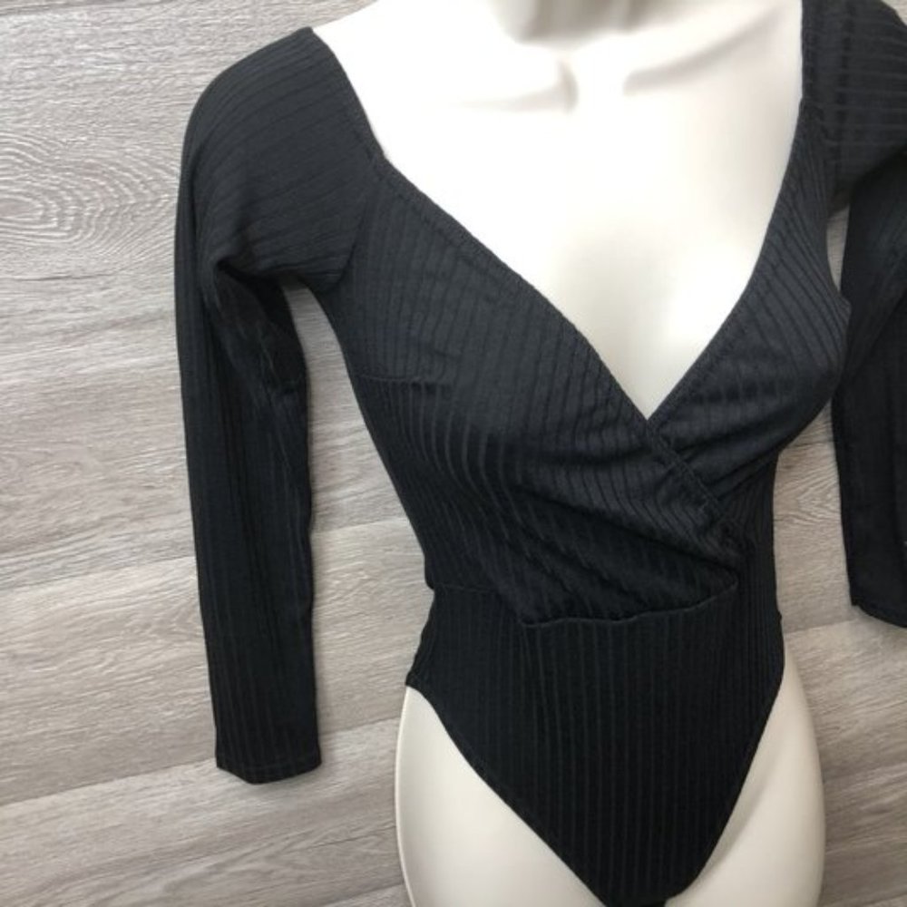 Boohoo 0P Off Shoulder Wrap Knitted Rib Bodysuit - Picture 2 of 6